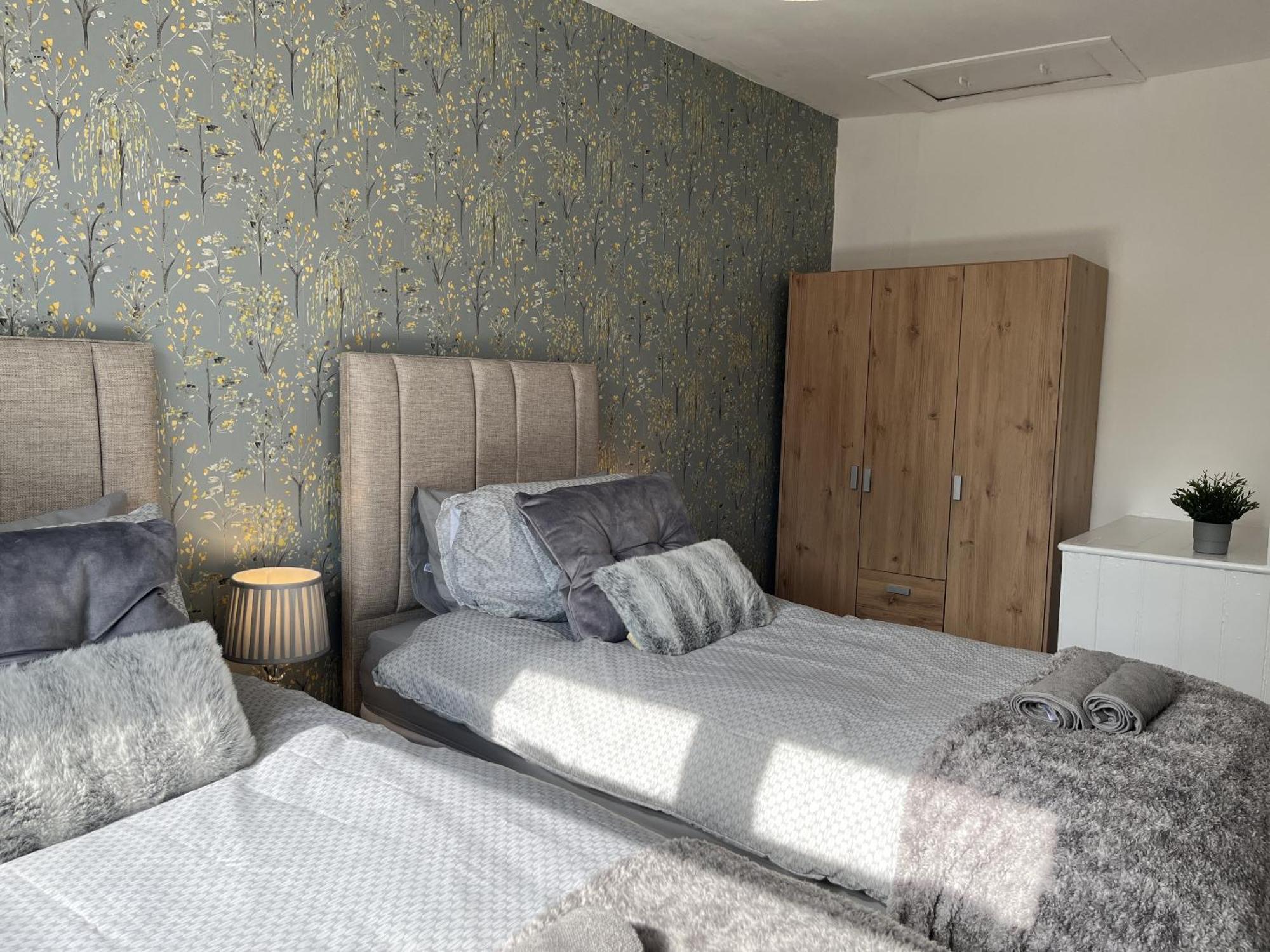 Modernised Central Wigan Townhouse Sleeps Up To 6 Bagian luar foto